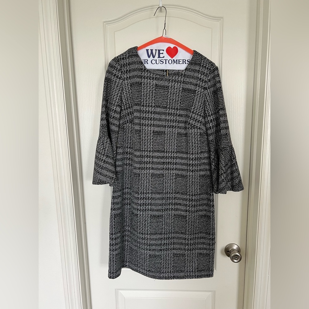 Calvin Klein Black and White Checkered Long Sleeve Dress. Size 10